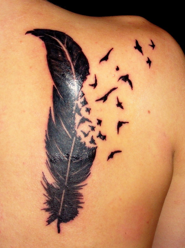 Tatouage plume et oiseau