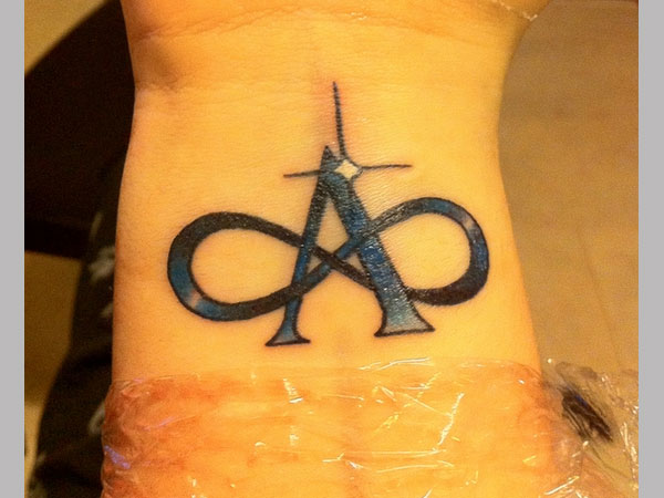 Tatouage De Symbole De Poignet