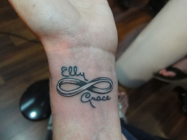 Tatouage d'amour éternel