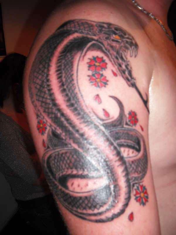 Tattoo Serpent bras droit