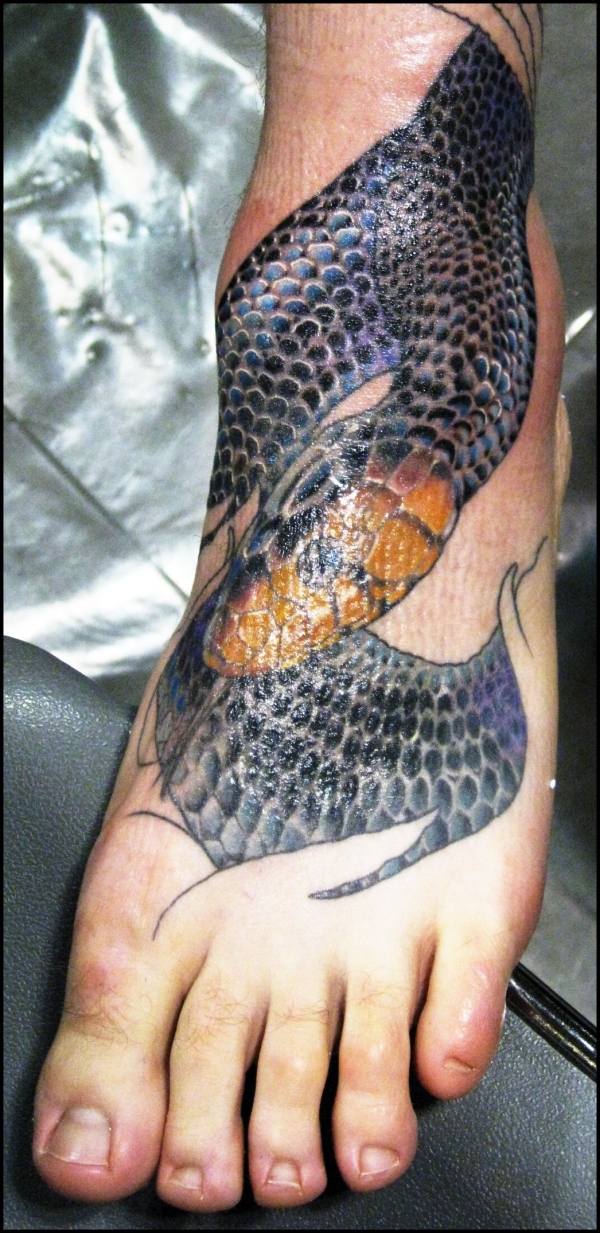 Tatouage de serpent de pied