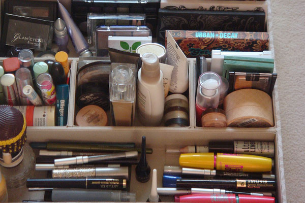 Boîte de rangement de maquillage