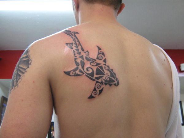 Tatouage Requin Tribal