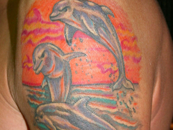 Τατουάζ σχεδιασμού δελφινιών