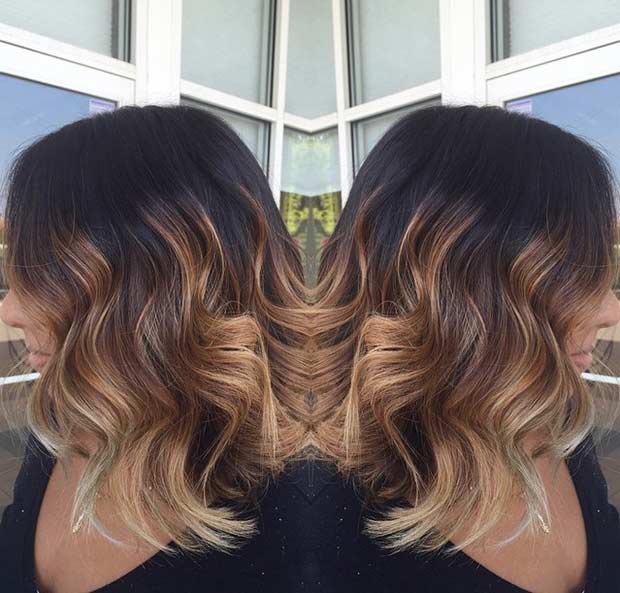 Faits saillants du balayage au caramel doré sur la coupe de cheveux de Bob