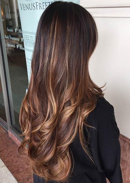 Χάλκινα και χρυσά ξανθά Balayage Highlights