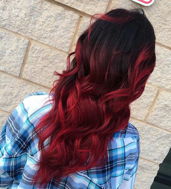 Idée de couleur de cheveux ombrée rouge clair