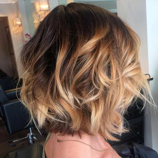 Golden Caramel Balayage Highlights στο Bob Haircut