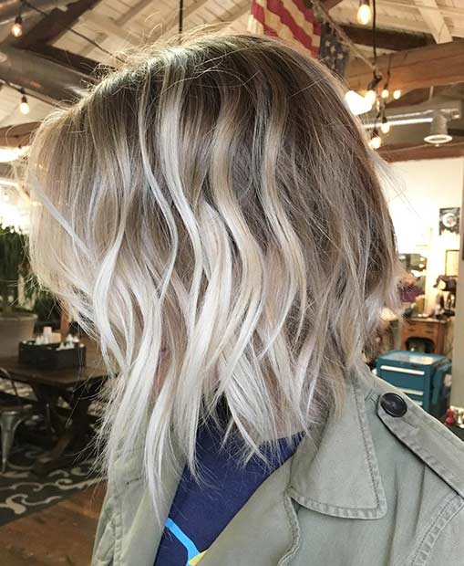 Ice Blonde Balayage Messy Bob Κούρεμα