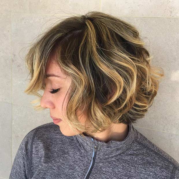 Honey Blonde Balayage Highlights για κοντά μαλλιά