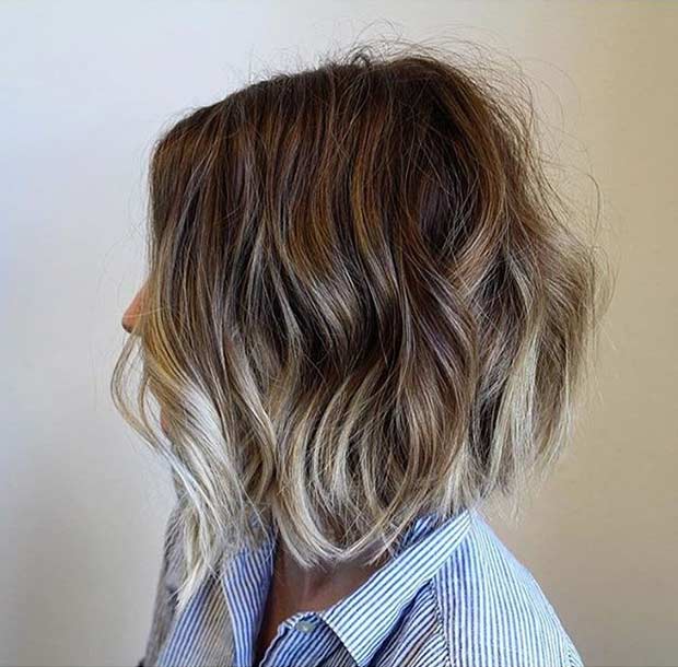 Ένα Line Bob με Blonde Balayage Lowlights