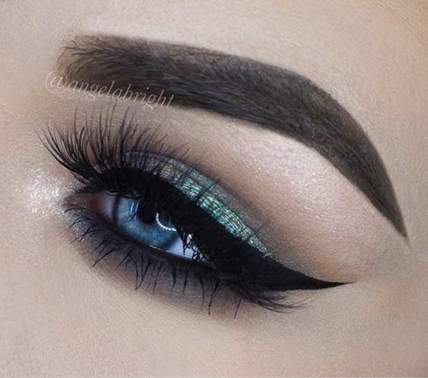 Green Smokey Eye Look for Blue Eyes