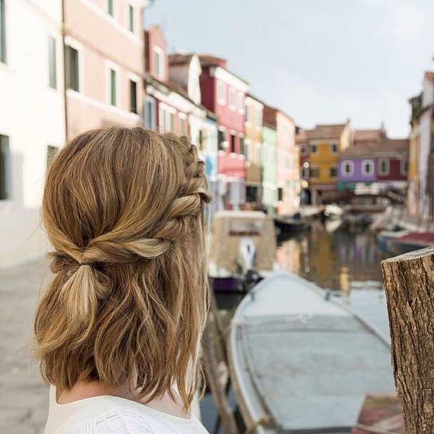 Demoiselles d'honneur faciles Half Updo pour cheveux courts