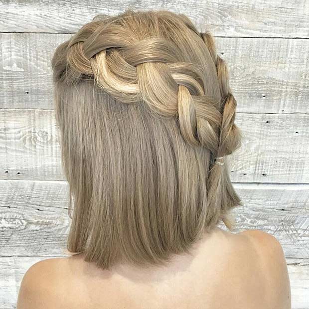 Demi-chignon tressé pour cheveux mi-longs