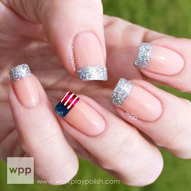 Manucure French Tip scintillante pour le 4 juillet