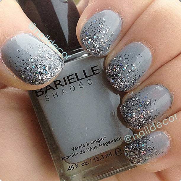 Γκρι Glitter Ombre Nail Design for Short Nails