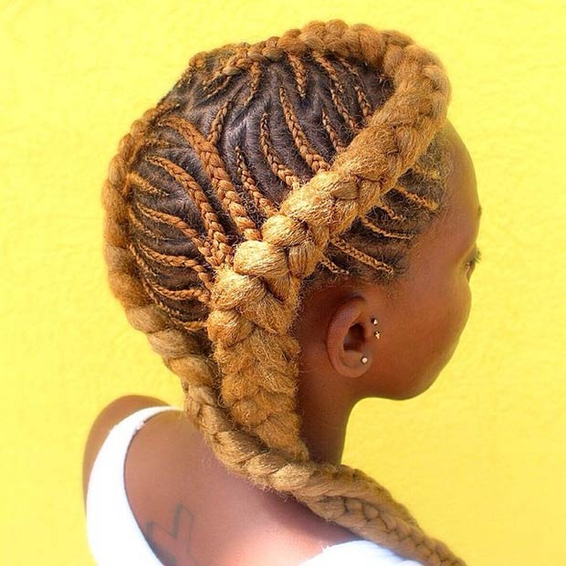 Look créatif de cornrow blonde au miel