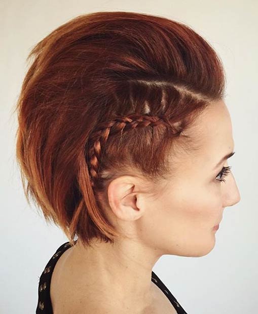 Coiffure de mariage énervée pour cheveux courts