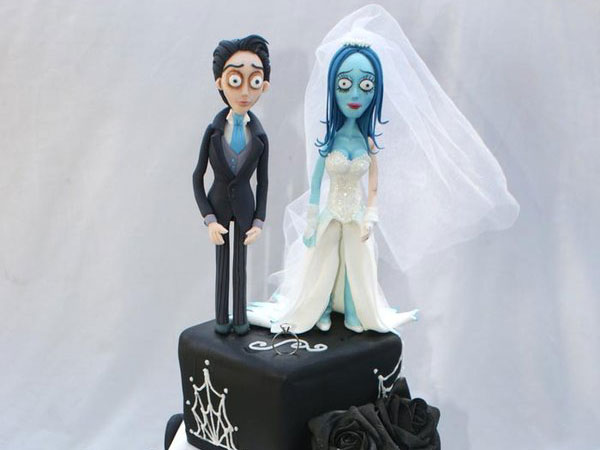 Δροσερή γαμήλια τούρτα