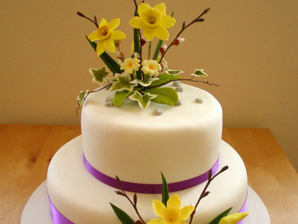 Γαμήλια τούρτα λουλουδιών άνοιξη