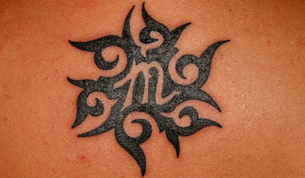 Φυλετικό τατουάζ Virgo