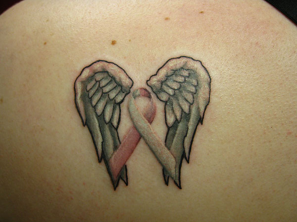 Tatouage de ruban de cancer sombre