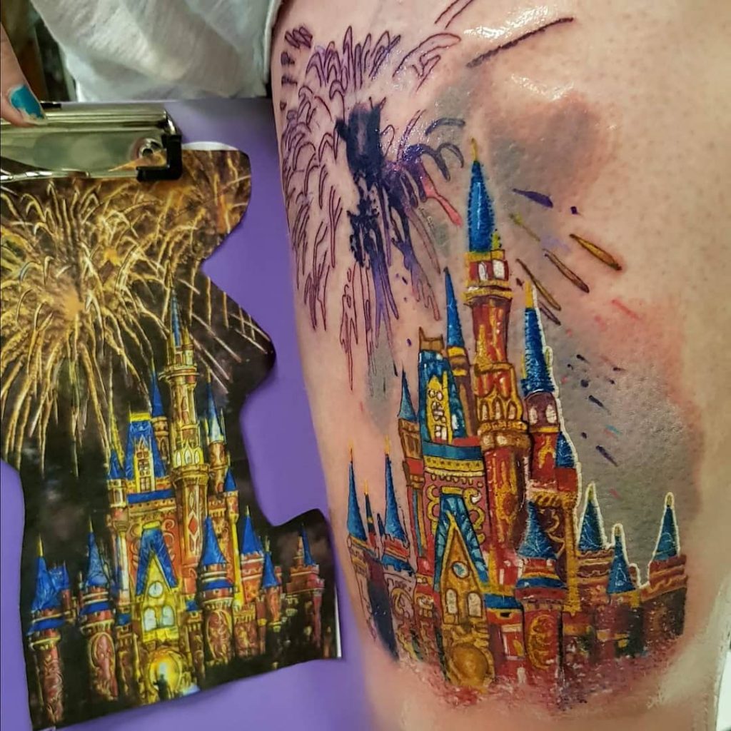 Feux d'artifice et tatouages ​​​​du château de Disney