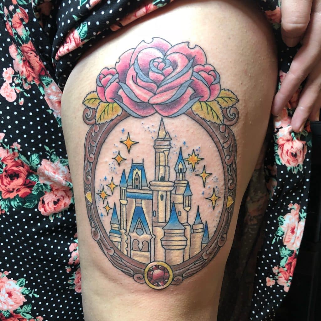 Tatouages ​​​​élégants du château de Disney