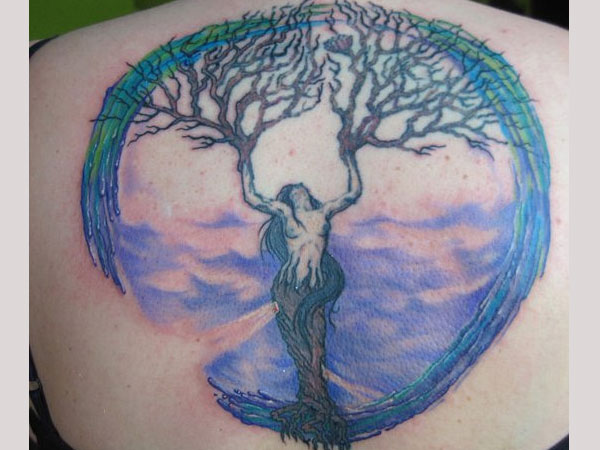 Tatouage Femme Arbre