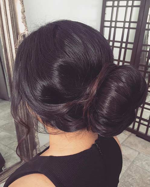 Κομψό Low Big Bun Updo