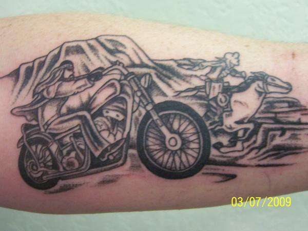 Tatouage de course Harley Davidson