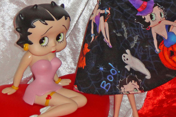 Barbie aime Betty Boop