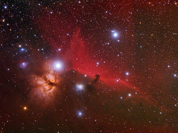 Espace de poussière rouge