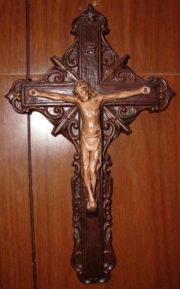 Crucifix en bois Jésus en croix
