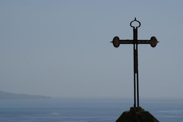 Croix chrétienne en métal