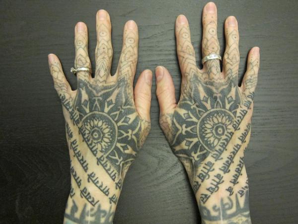 Ιερό τατουάζ χεριών