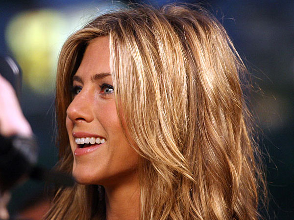 Profil élégant d'Aniston