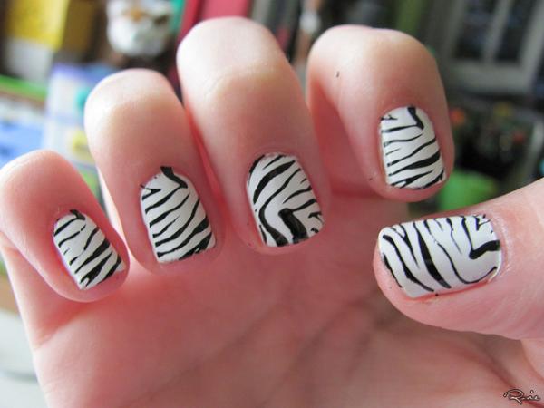 Zebra Printed Nails