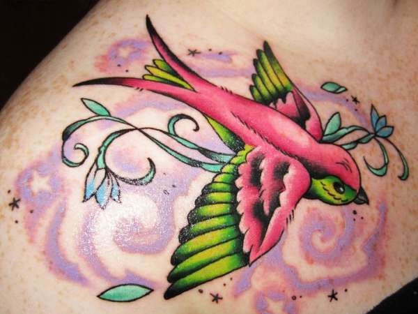 Tatouage d'oiseau rose