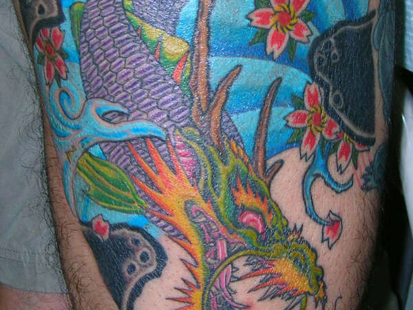Καταπληκτικό τατουάζ δράκου