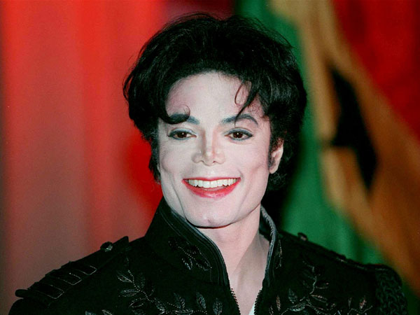 MJ עם תספורת