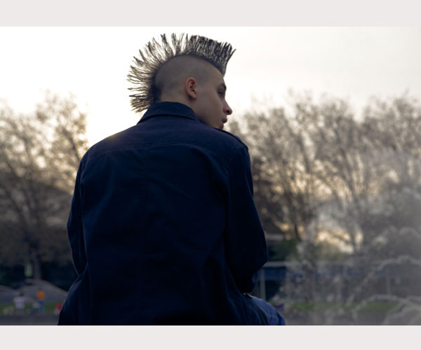 Coiffure Mohawk mince