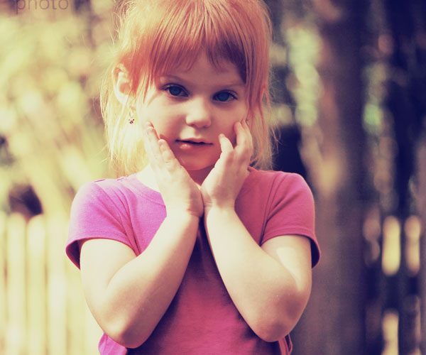 Petite fille en rose