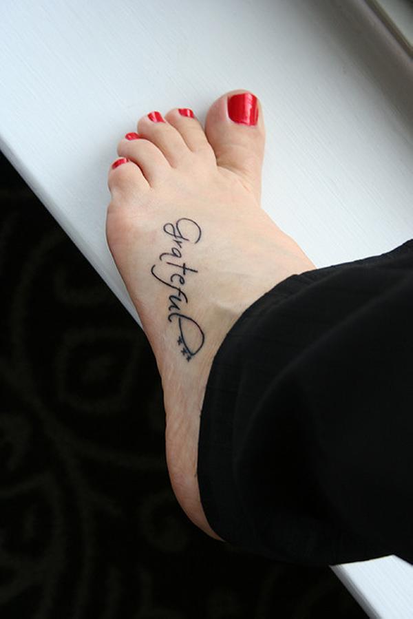 Tatouage de pied simple