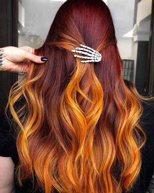 Idée de cheveux rouge et orange ardent