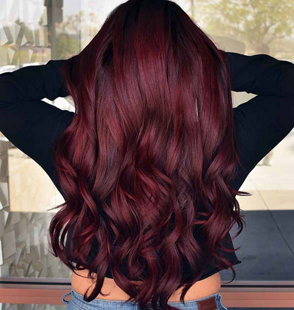 Ιδέα για σκούρα και πλούσια κόκκινα μαλλιά