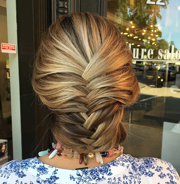 Fishtail Braid Updo για όμορφα πλεγμένα Updos