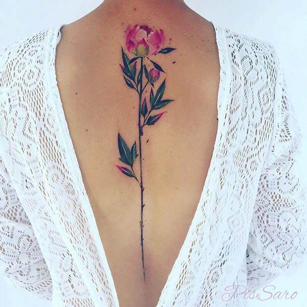 Tatouage dos pivoine aquarelle