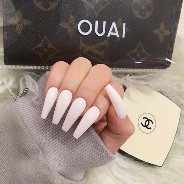 Ongles Acryliques Cercueil Blanc