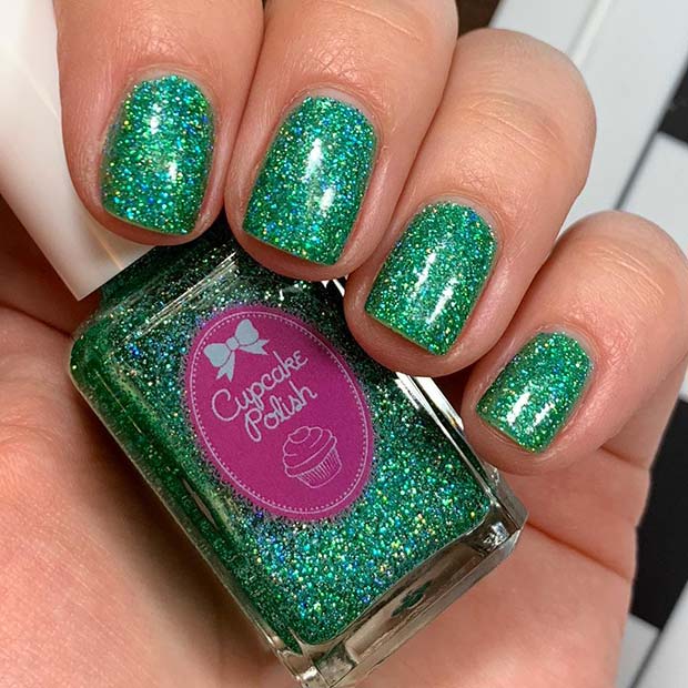 Χαριτωμένα πράσινα Glitter Nails